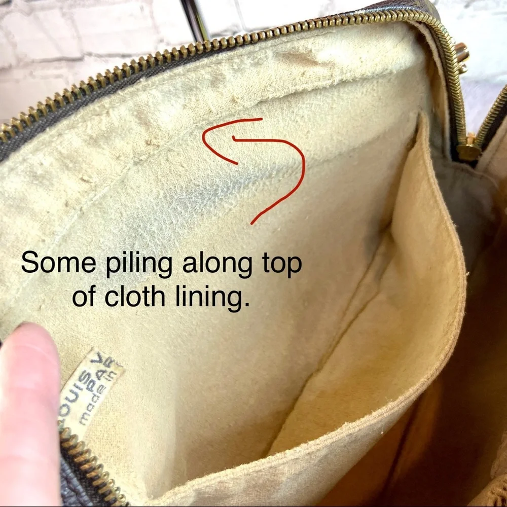 Louis Vuitton Trousse 23 Crossbody bag Custom Painted in rainbow with charms - Picture 11 of 16